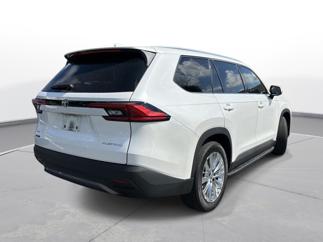 Used 2024 Wind Chill Pearl Toyota Platinum image 6