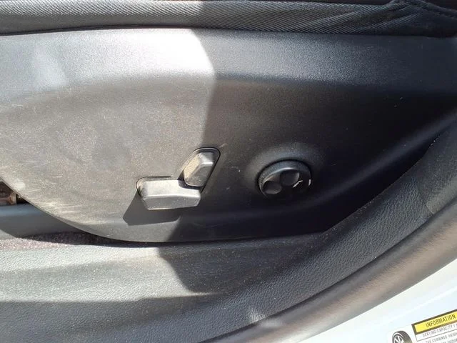 Used 2019 White Jeep Trailhawk image 11