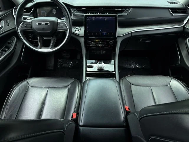 Used 2022 Silver Jeep Limited image 18