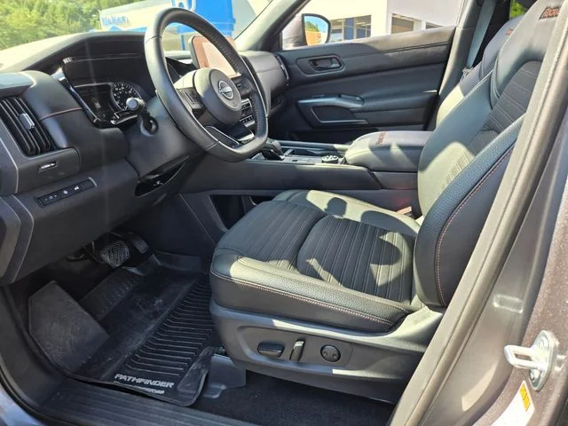 Used 2025 Gray Nissan Rock Creek image 10