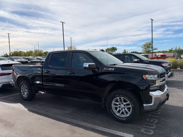 Used 2019 BLACK Chevrolet LT image 3