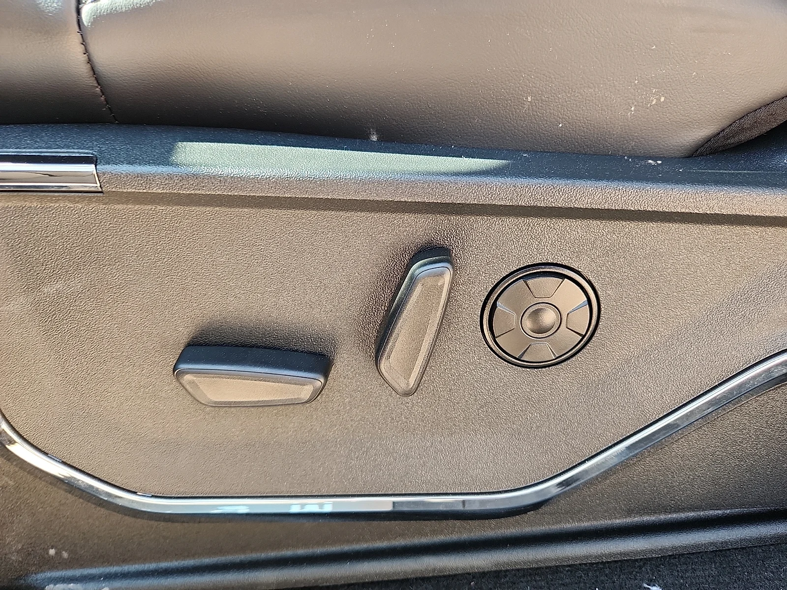 New 2026 Agate Black Metallic Ford Platinum image 16
