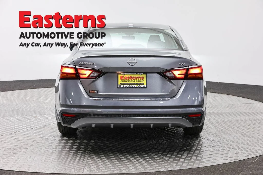 Used 2023 Gray Nissan 2.5 SV image 6