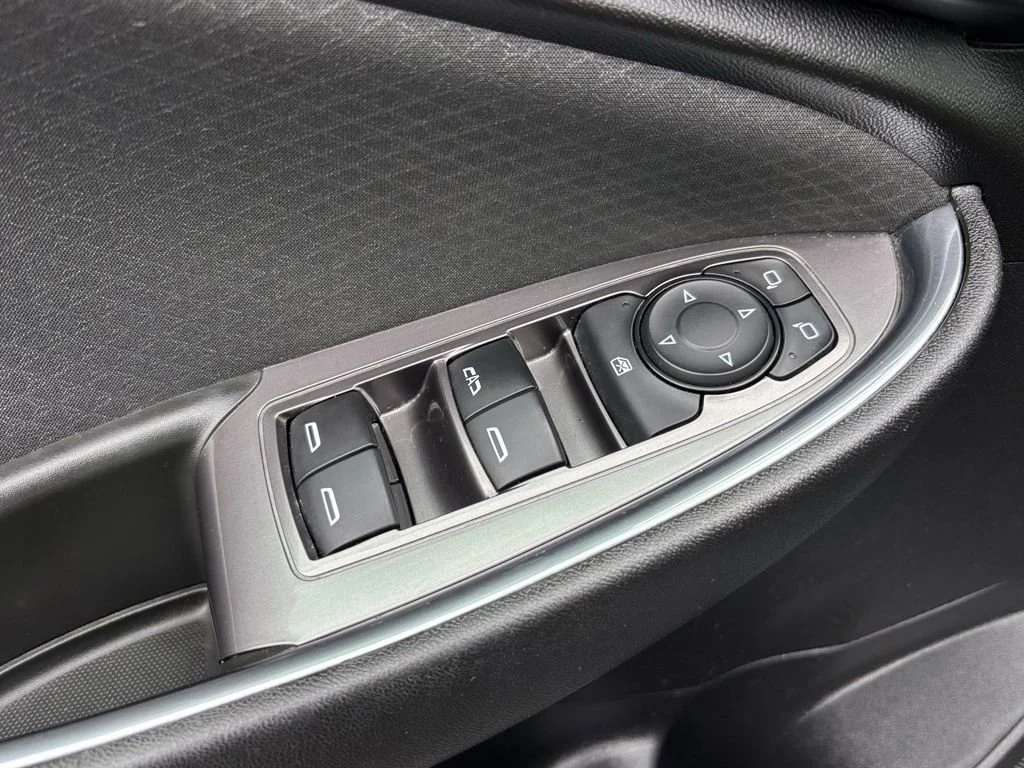 Used 2021 SHADOW GRAY METALLIC Chevrolet LT image 15