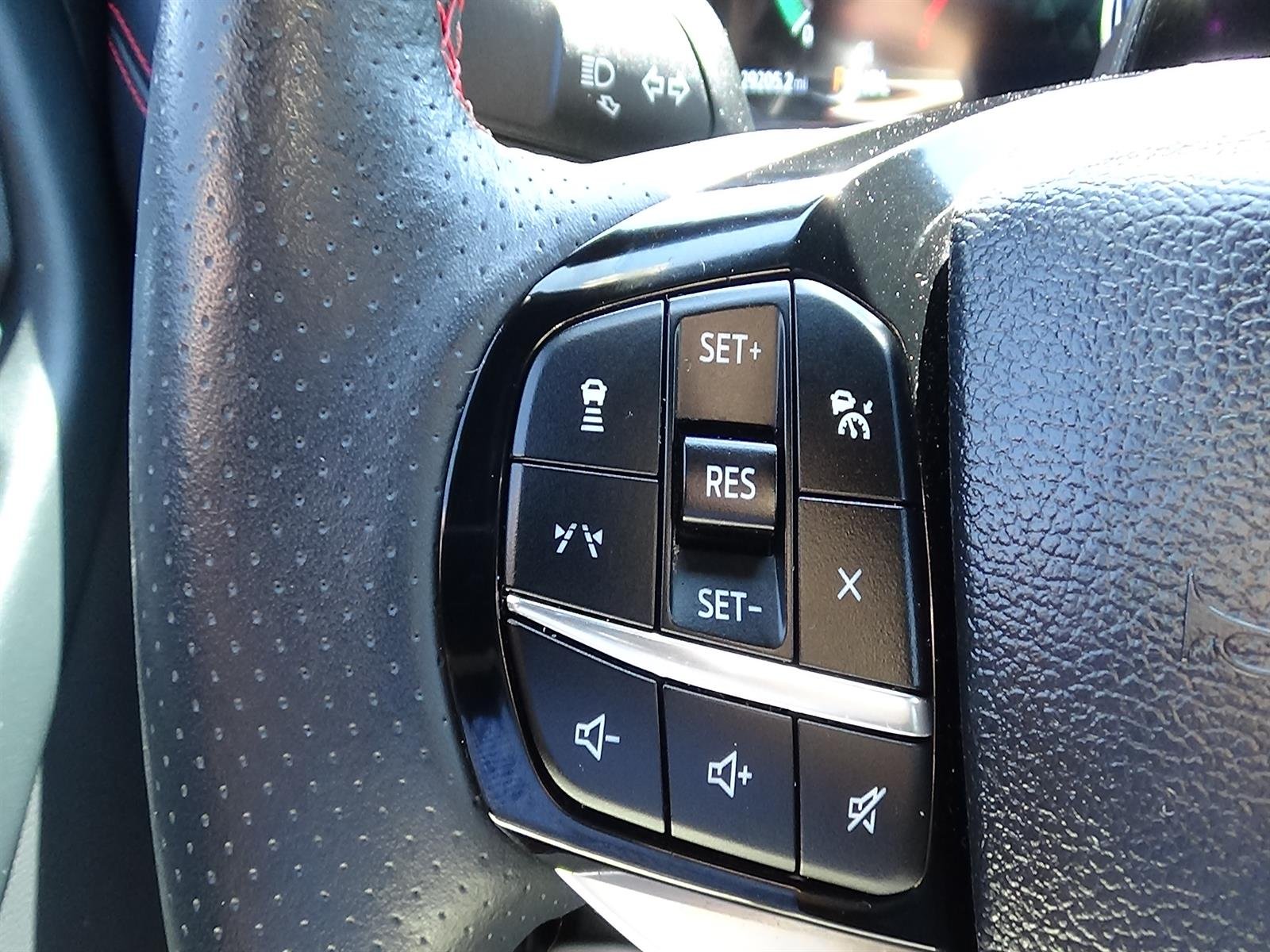 Used 2025 Star White Metallic Tri-Coat (az) Ford ST-Line image 21