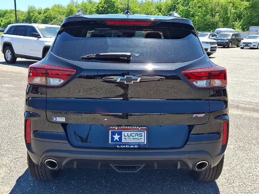Used 2022 Mosaic Black Metallic Chevrolet RS image 10