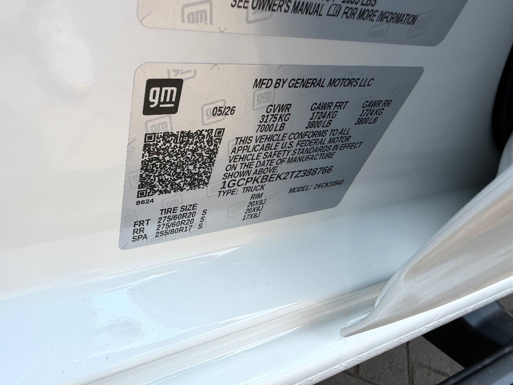 New 2026 Summit White Chevrolet Custom image 37