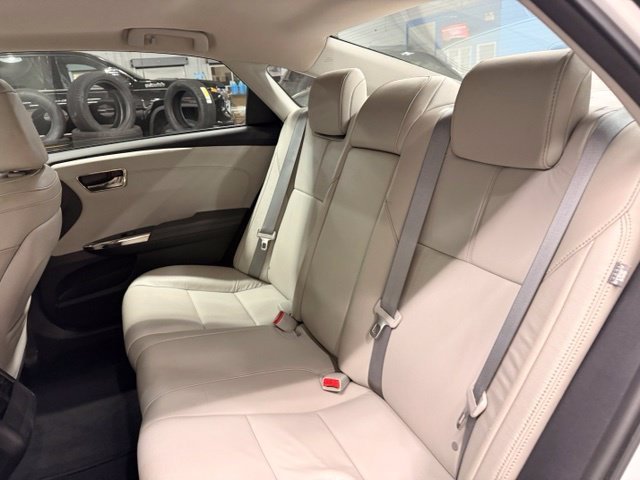 Used 2017 White Toyota XLE image 15