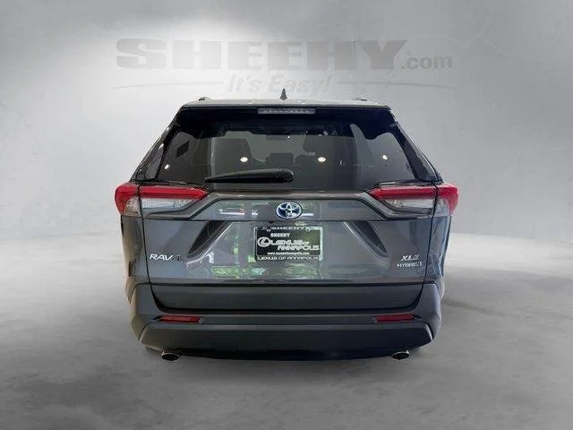 Used 2019 Magnetic Gray Metallic Toyota XLE image 13
