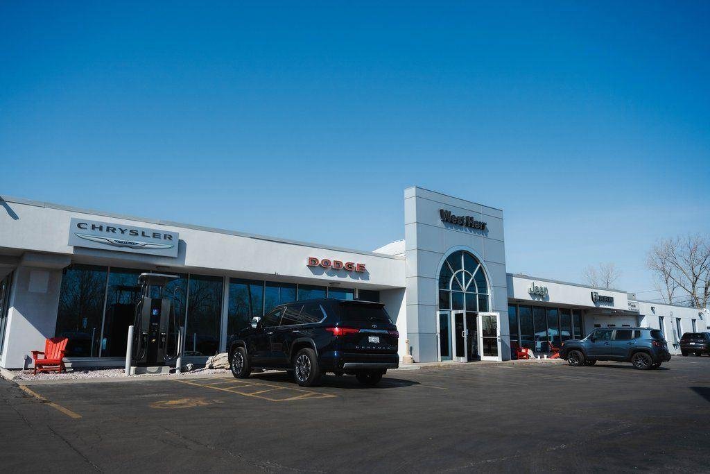 Used 2024 Super Black Nissan SR image 24