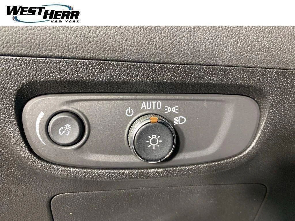 Used 2025 Summit White Buick Sport Touring FWD image 13