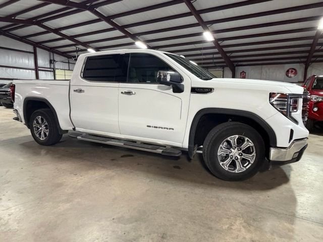 Used 2023 White GMC SLT image 5