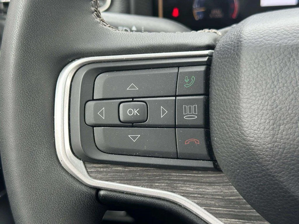 2023 Jeep Wagoneer L Series III - Photo 16