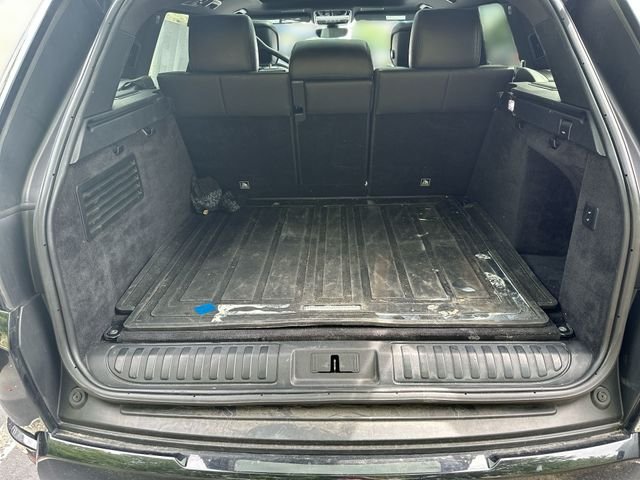Used 2022 Black Land Rover HSE Silver Edition image 28