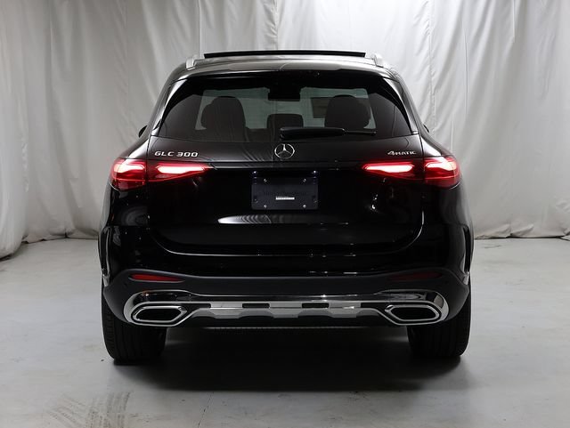 New 2026 Black Mercedes-Benz GLC 300 image 31