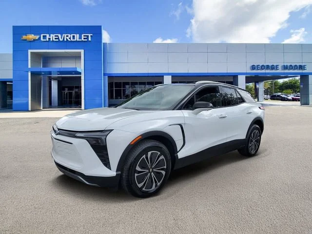 2025 Chevrolet Blazer EV LT - Photo 2