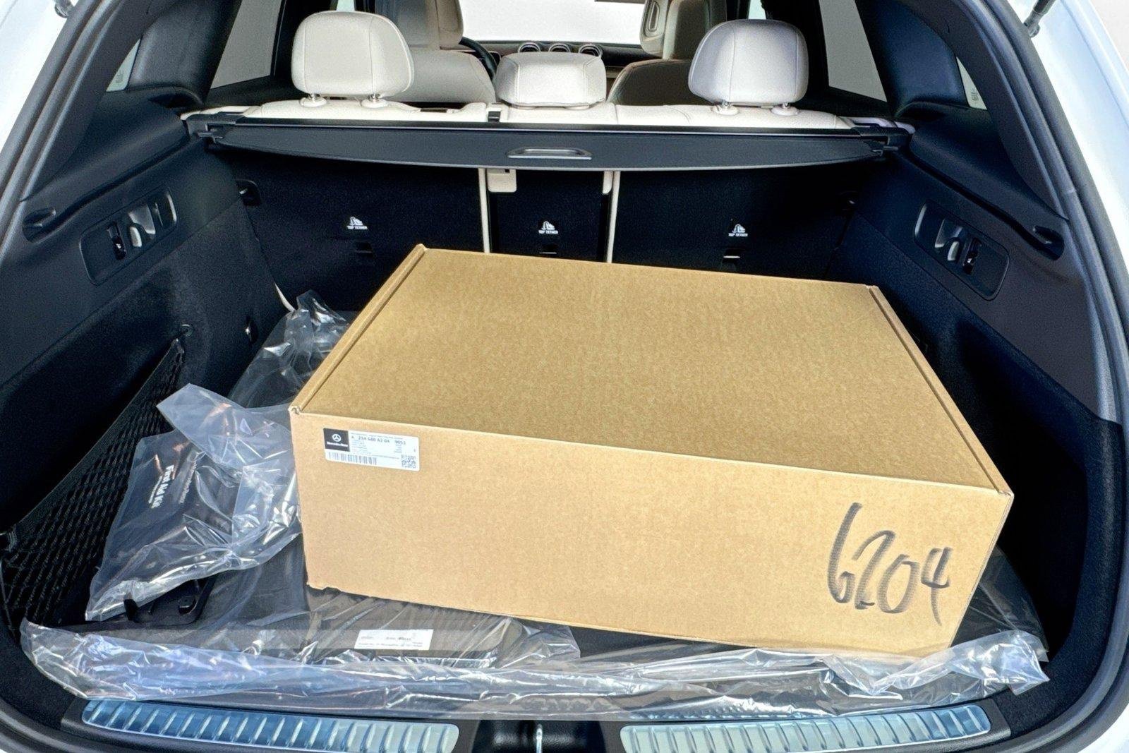 New 2026 Polar White Mercedes-Benz GLC 300 image 24