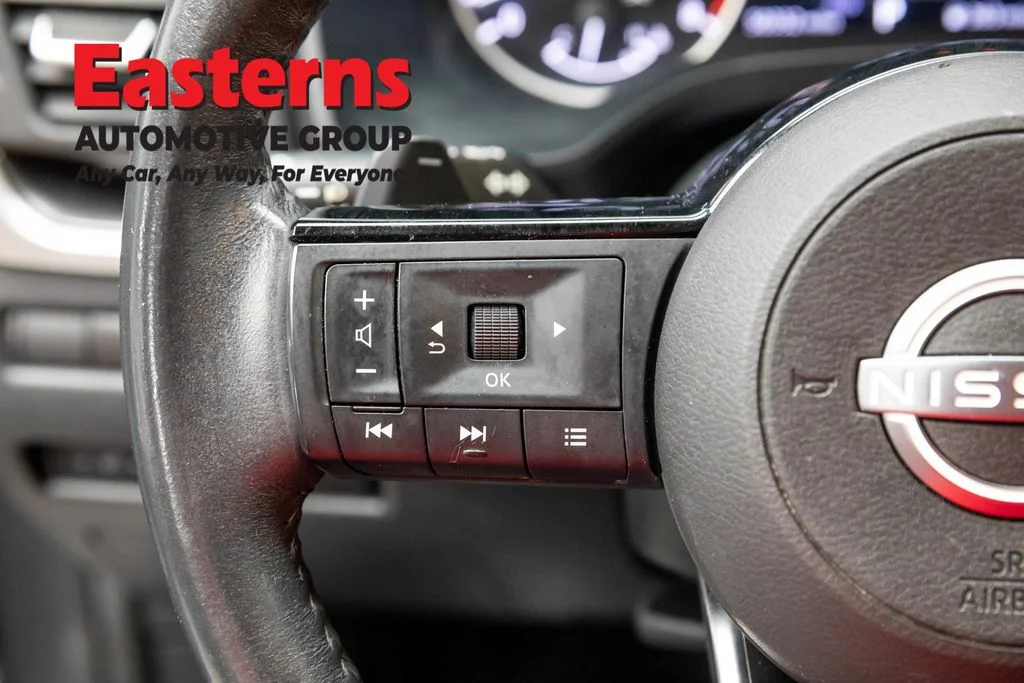 Used 2023 Gray Nissan SV image 15