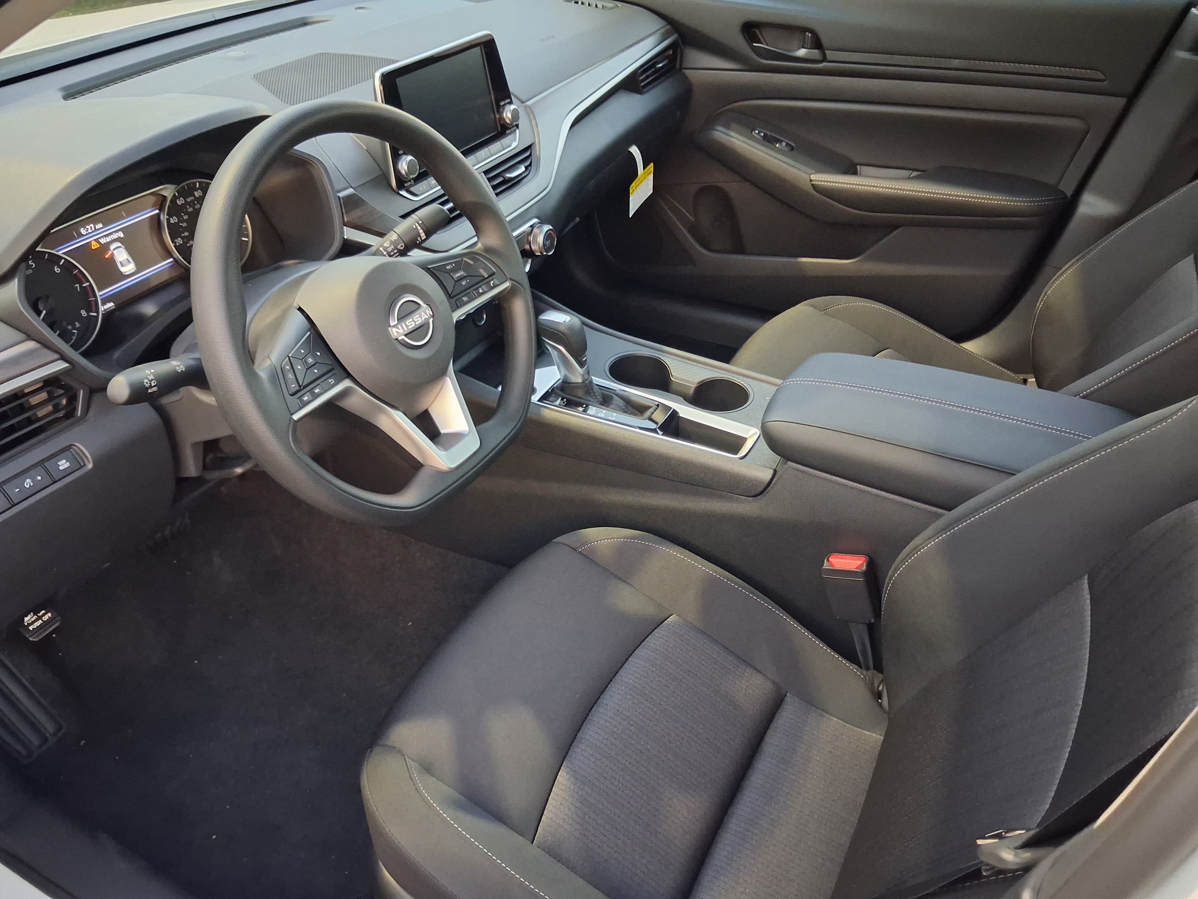 New 2026 White Nissan 2.5 SV image 7