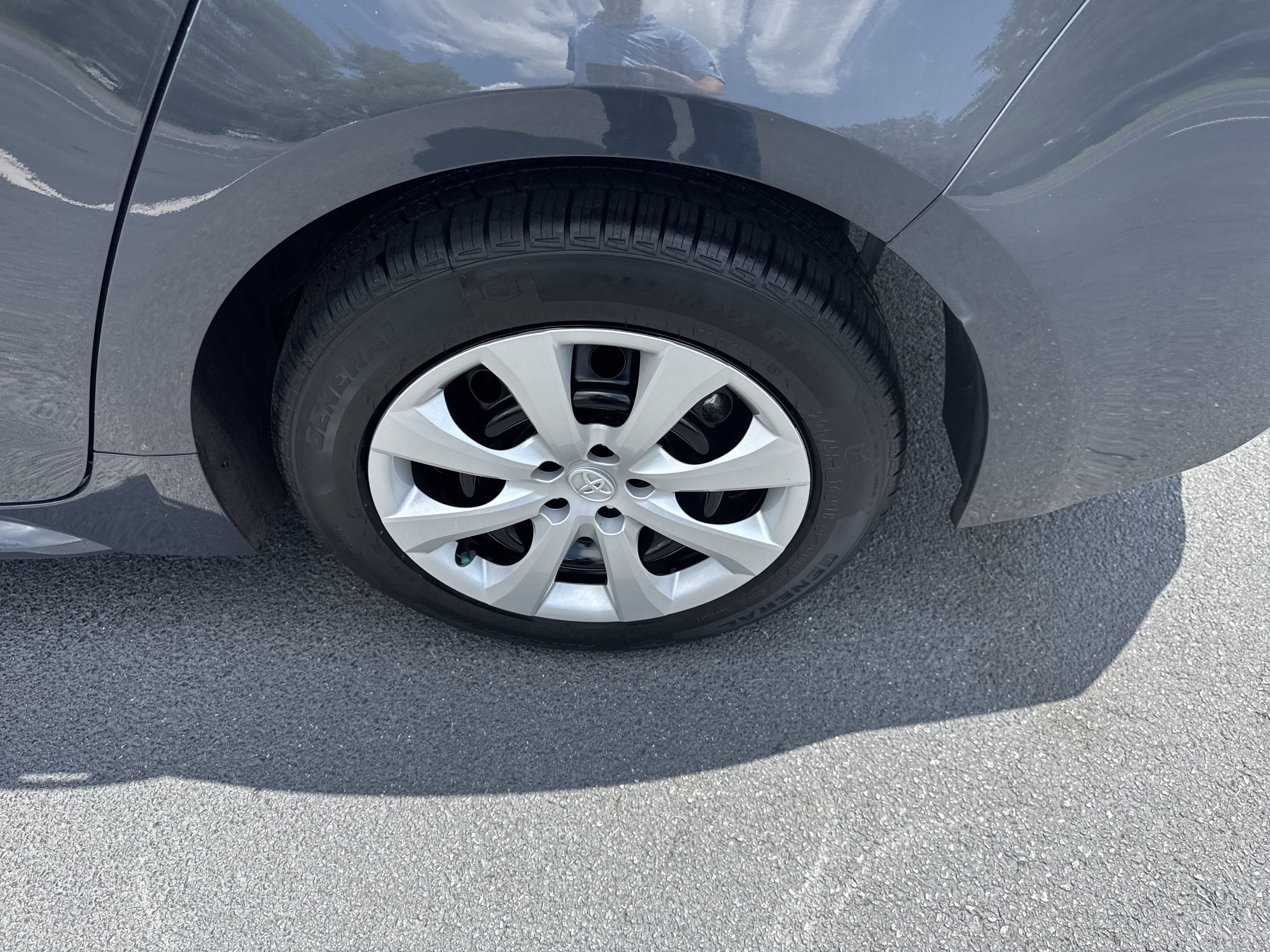 Used 2024  Toyota  image 12