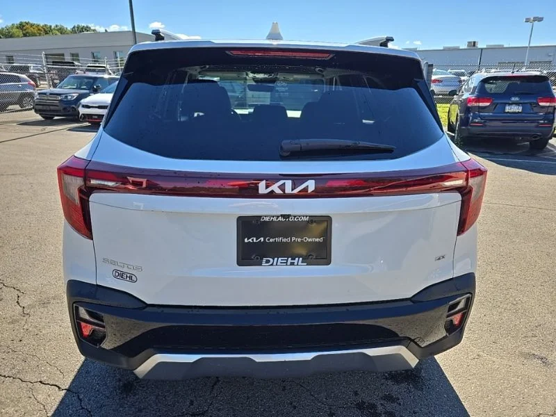 Used 2024 White Kia S image 10