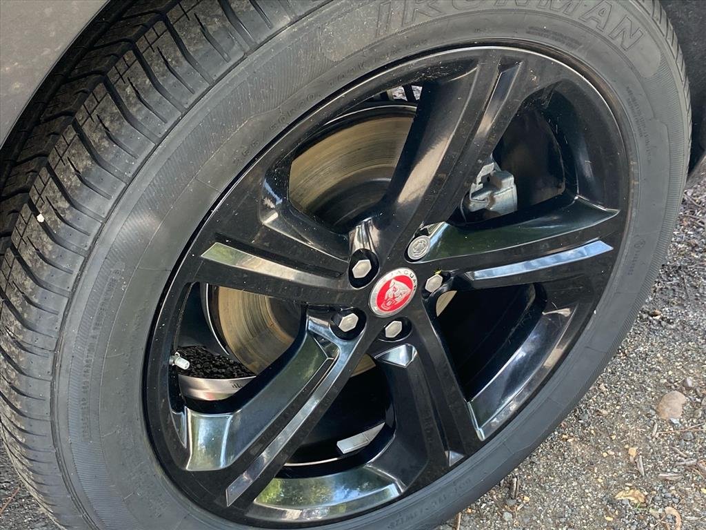 Used 2018 Gray Jaguar 25t R-Sport image 22