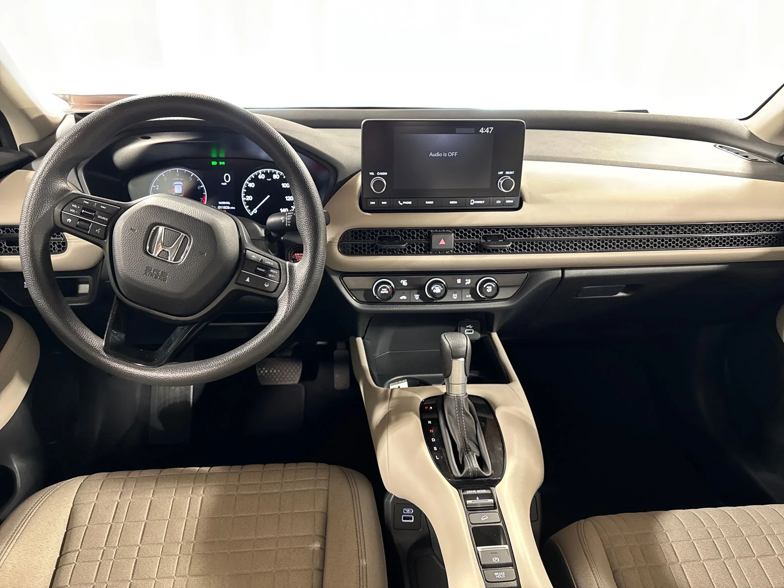 Used 2023 Modern Steel Metallic Honda LX image 4