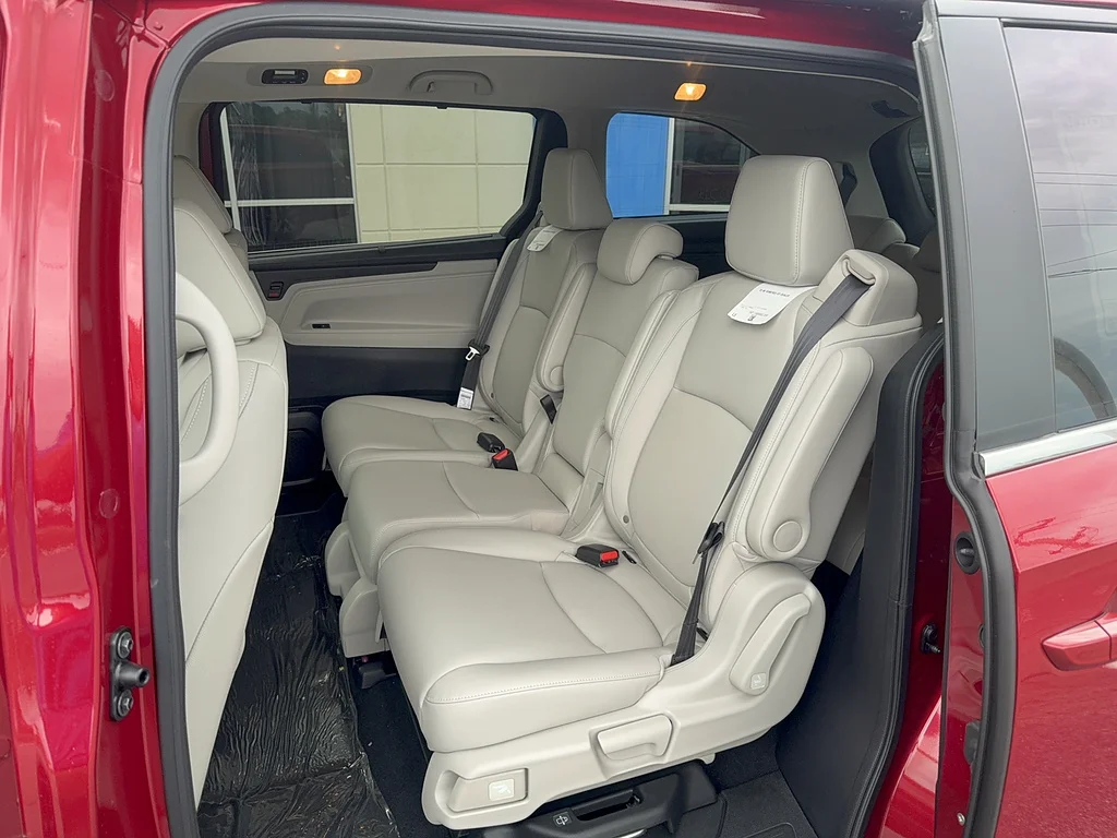 New 2027 Radiant Red Metallic II Honda EX-L image 11
