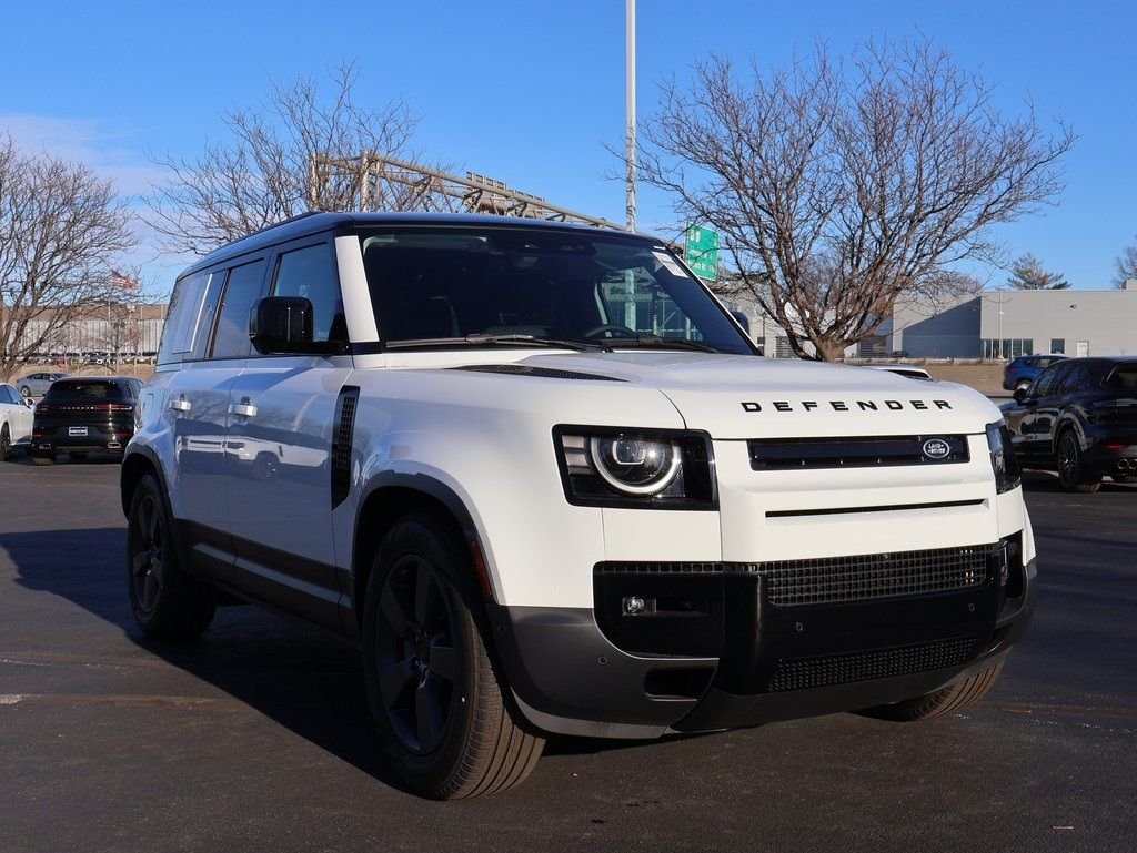 New 2026 Fuji White Land Rover S image 3