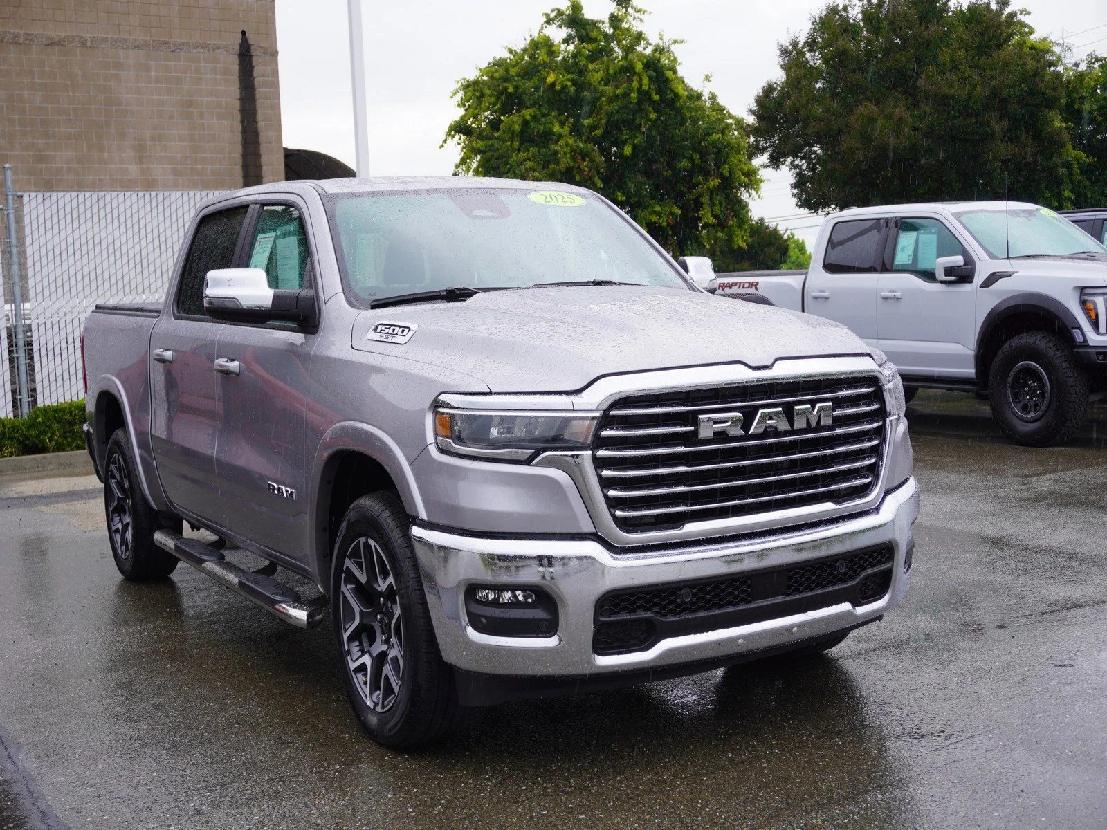 2025 RAM 1500 Laramie 4x4 Crew Cab 5'7's photo