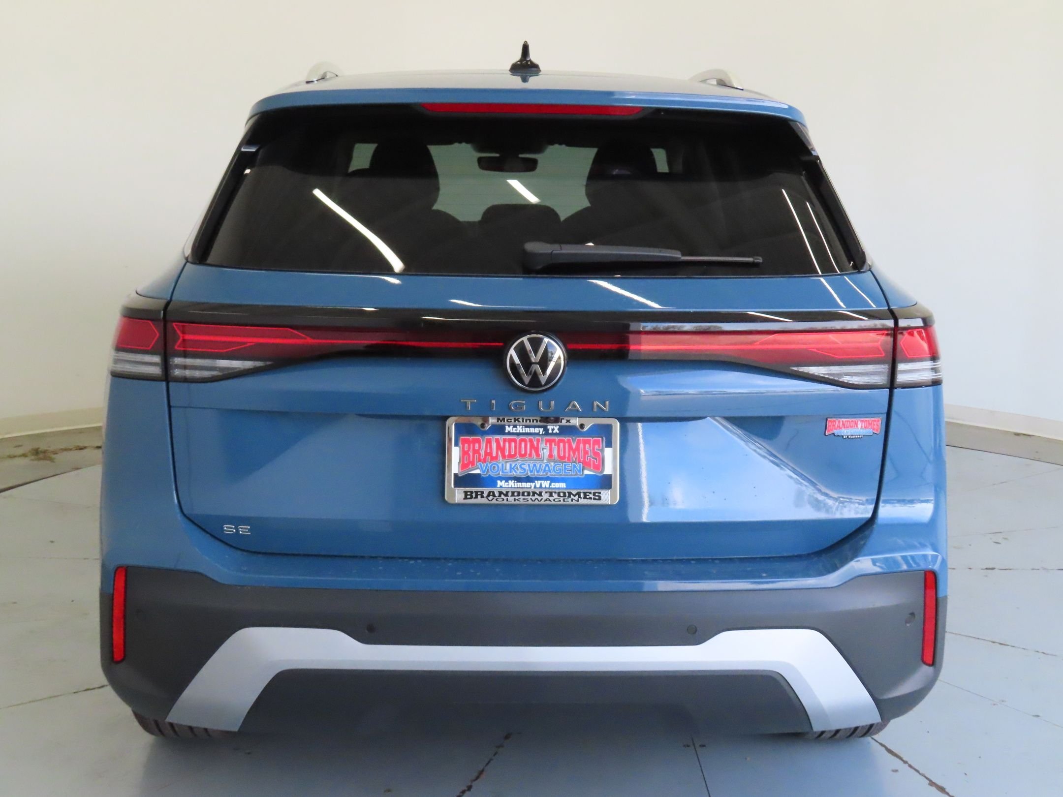 Used 2026 Blue Volkswagen 2.0T SE image 4