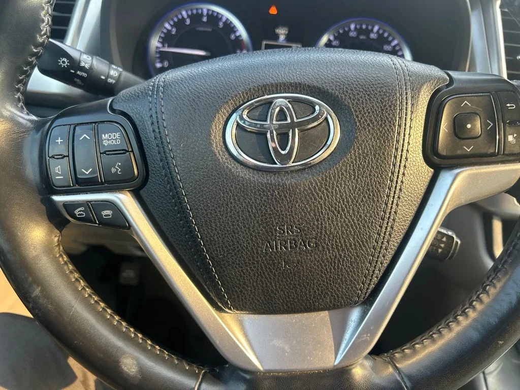 Used 2015 Blizzard Pearl Toyota XLE V6 image 20