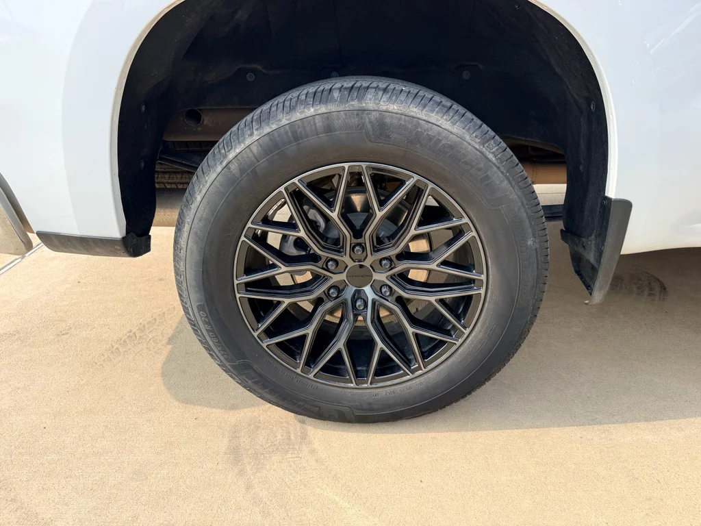 Used 2023 Summit White Chevrolet LTZ image 27
