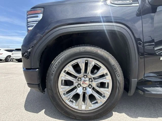 Used 2023 Silver GMC Denali image 10