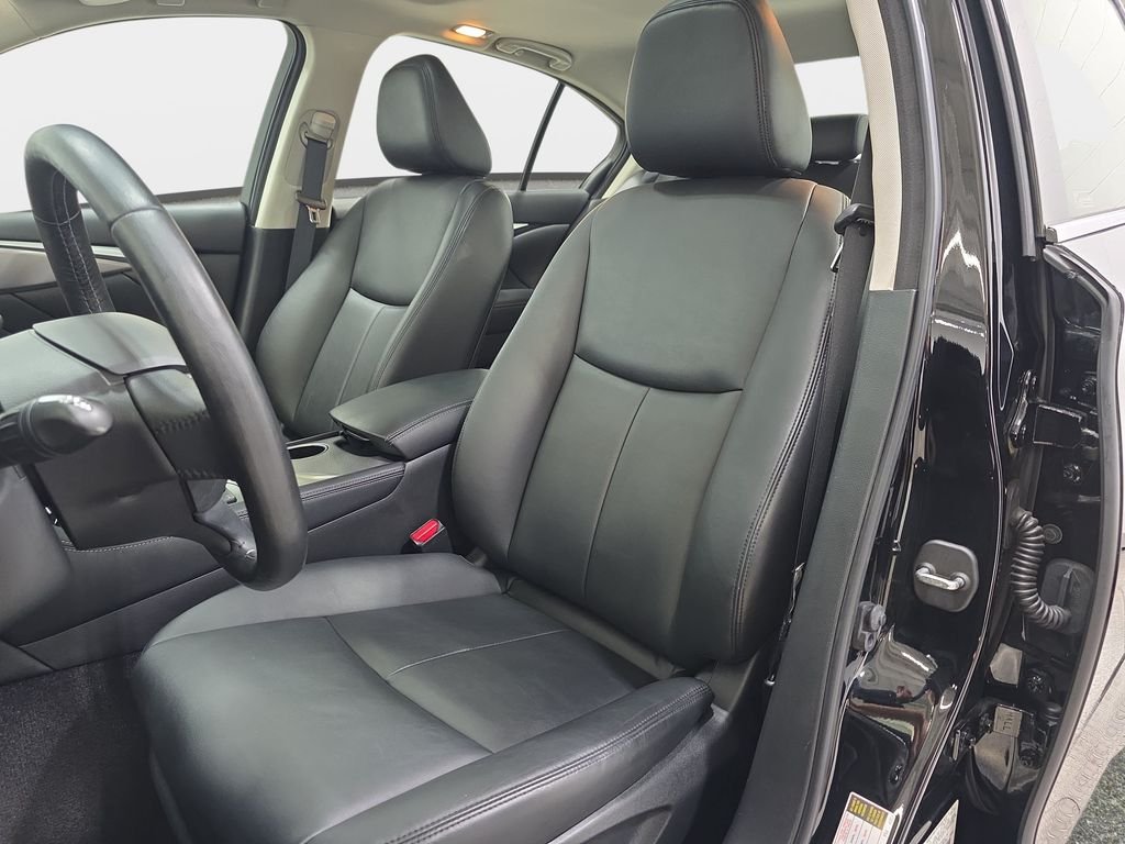 Used 2015 Black Obsidian INFINITI Base image 14