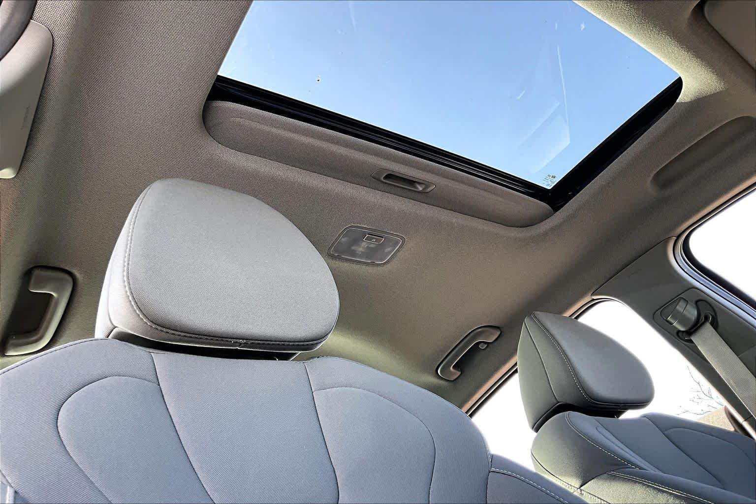 Used 2025 Ultimate Red Hyundai SEL Convenience image 14