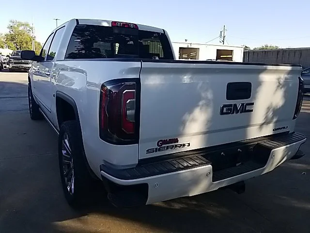 Used 2018 WHITE FROST TRICOAT GMC Denali image 20