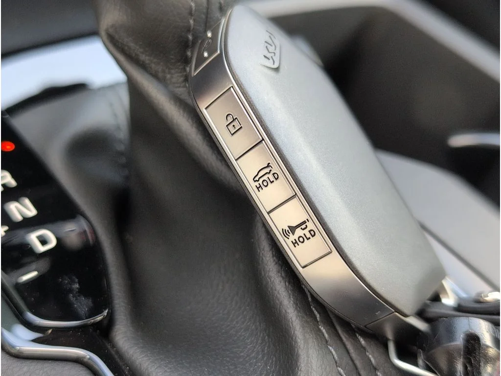 2025 Kia K5 LXS - Photo 18