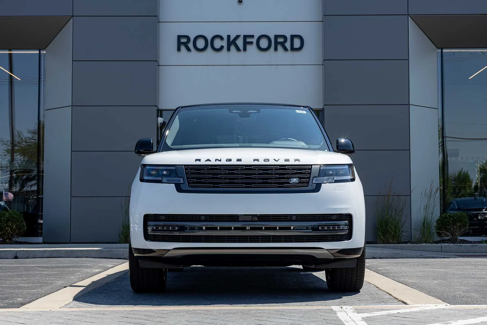 New 2026 Fuji White Land Rover SE image 8