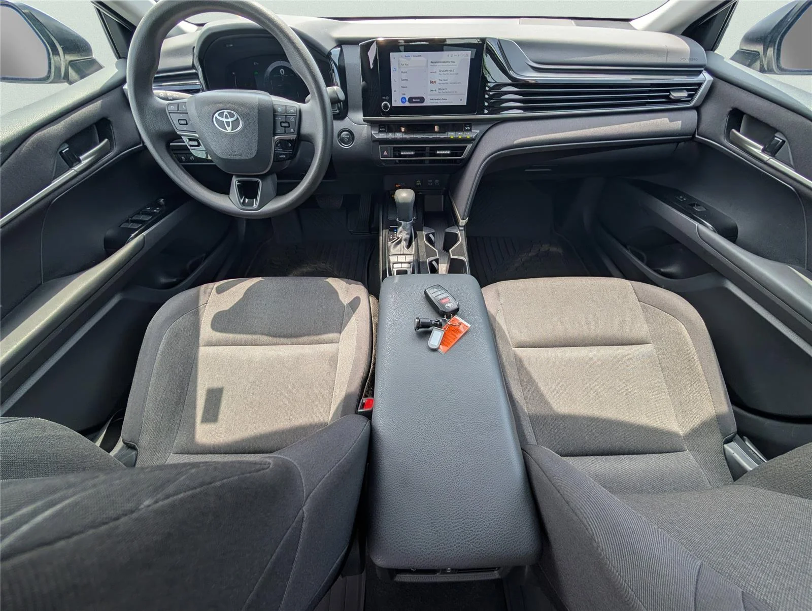 Used 2025 Ice Cap Toyota LE image 27