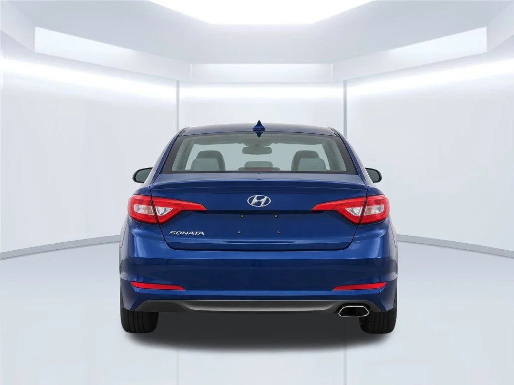 Used 2015 Blue Hyundai SE image 7