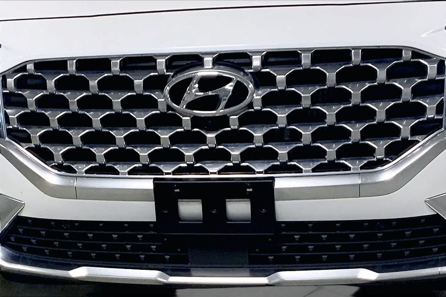 Used 2022 Quartz White Hyundai Limited image 31