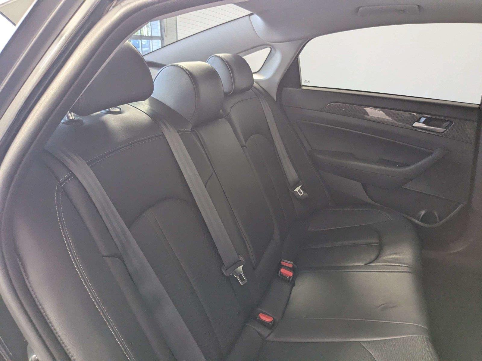 Used 2018 Phantom Black Hyundai Limited image 30