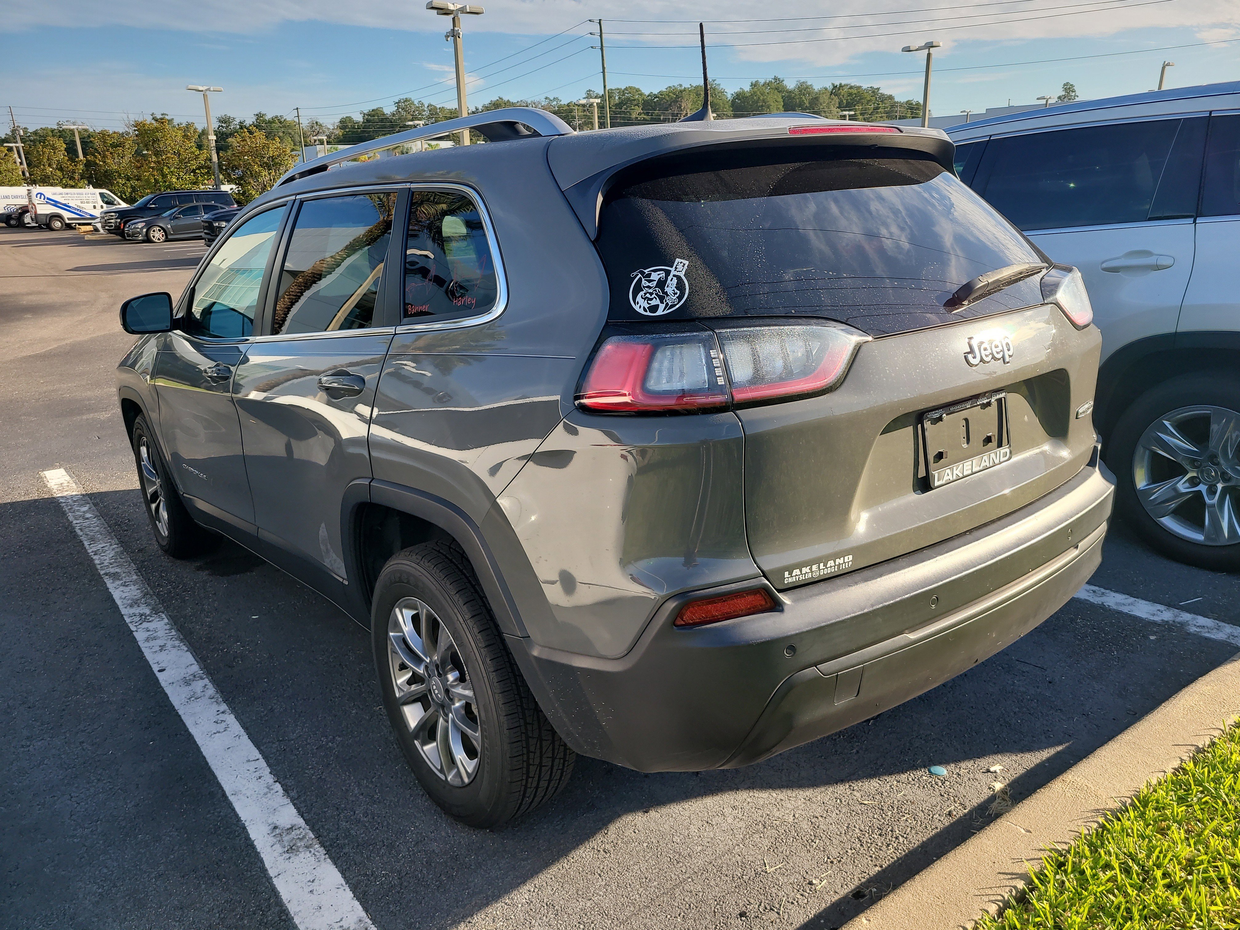 Used 2021 Sting-Gray Clearcoat Jeep Latitude Plus image 6