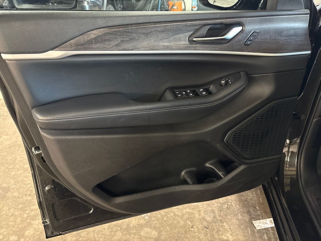 Certified Used 2023 Gray Jeep Limited image 15