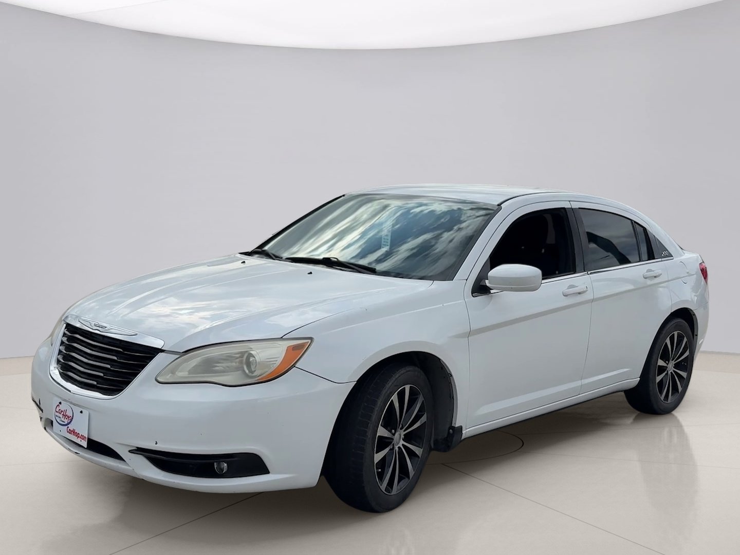 2013 Chrysler 200 Touring's photo