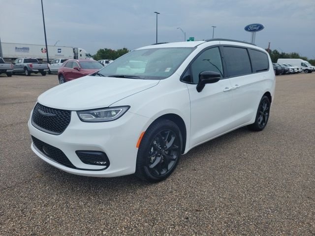 2026 Chrysler Pacifica Select - Photo 19