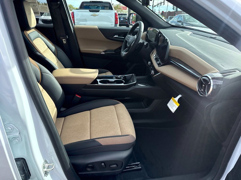 New 2027 Polar White Tricoat Chevrolet ACTIV image 38