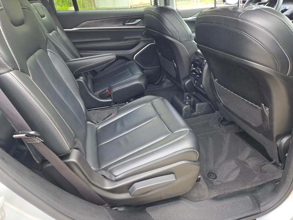 Used 2021 Silver Jeep Limited image 9