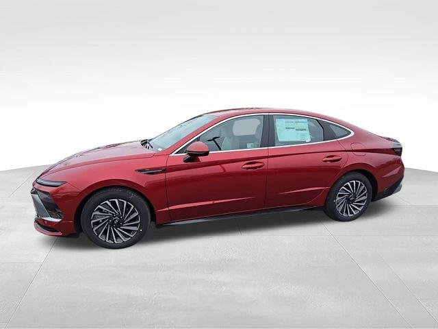 New 2025 Red Hyundai SEL image 4